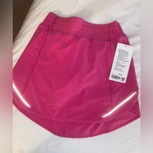 Lululemon Hotty Hot HR skirt, brand new, never worn with tags